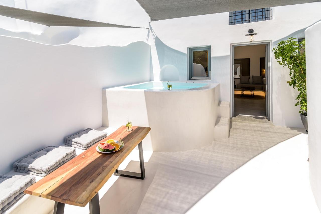 Anila Suites Fira  Exterior photo